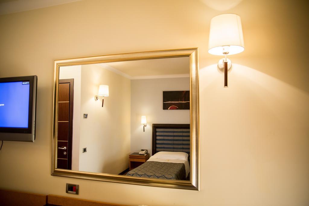 Hotel Ares Pontinia Room photo